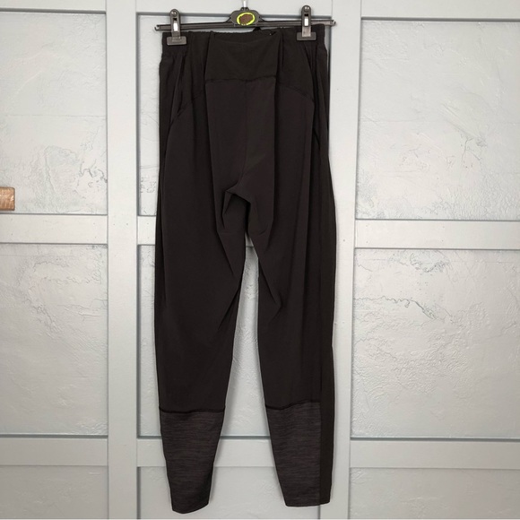 Outdoor Voices Black High Waisted Joggers with Pockets and Elastic Waistband - Picture 6 of 9